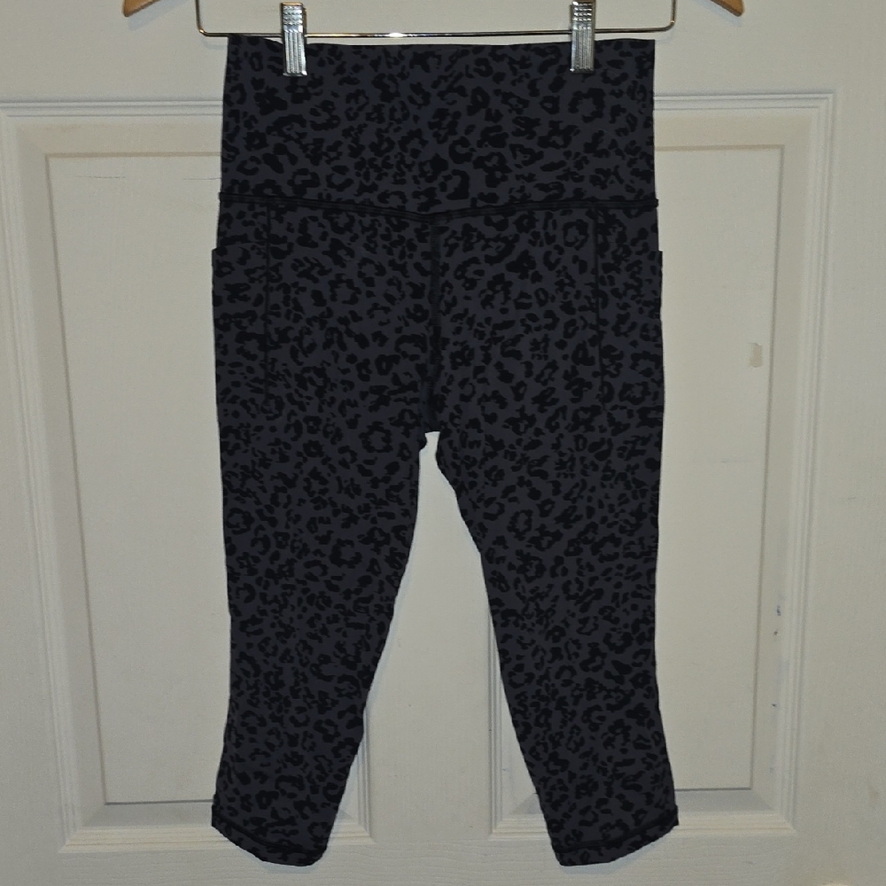 Athleta Dark Purple/Gray Cheetah Print Capri Leggings With Pockets